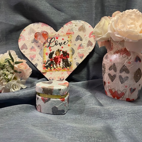Valentine’s Vase,  Wall Sign, Keepsake Box Bundle, Love Gift, Heart Theme Bundle - Picture 3 of 7